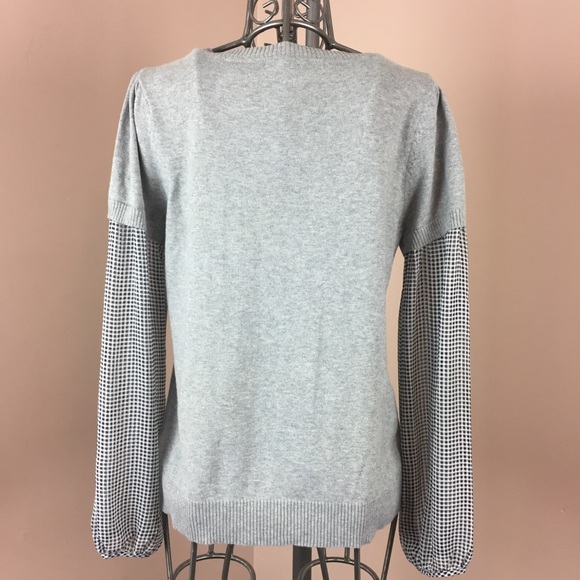 Carolyn Taylor 1 piece grey sweater top - Picture 5 of 7